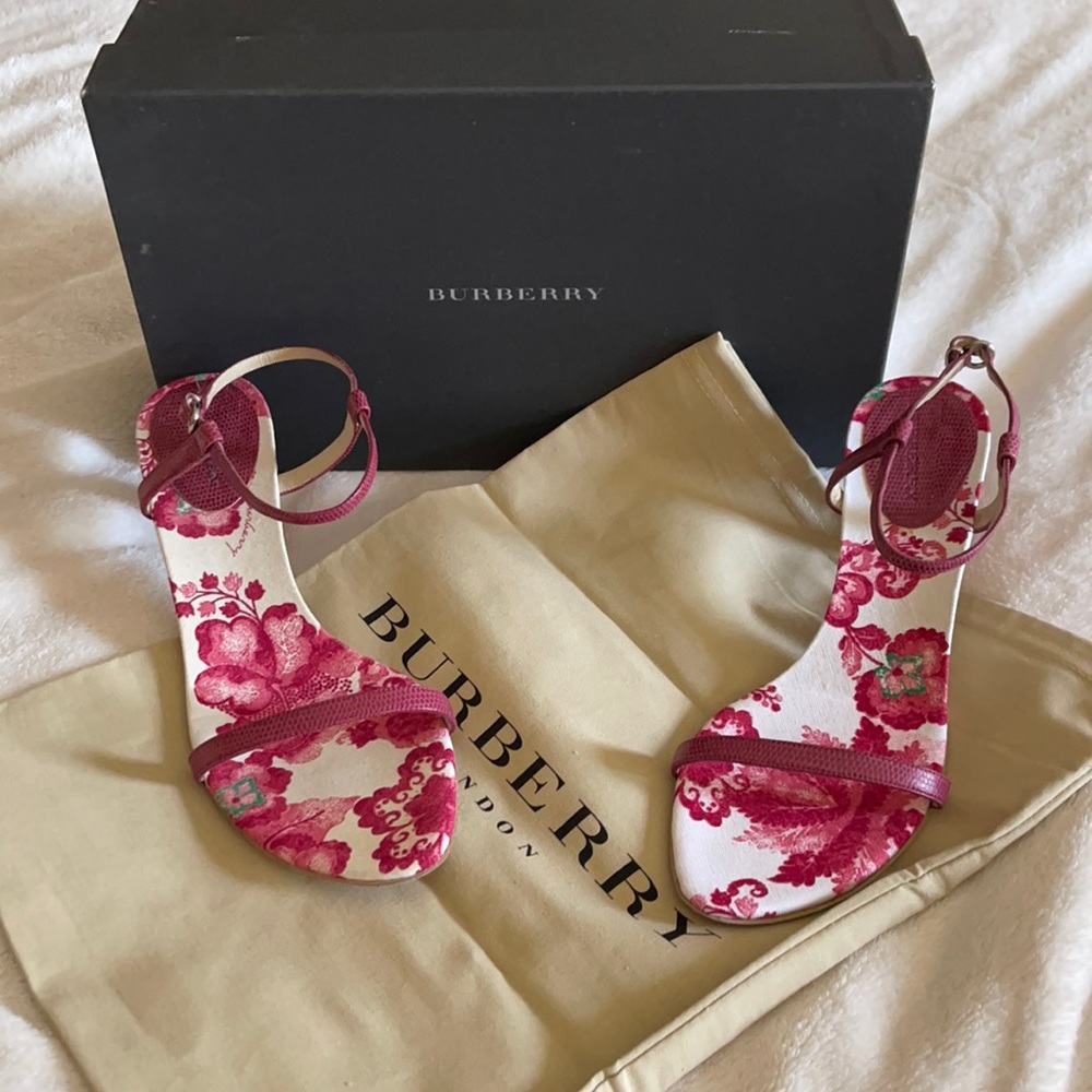 Authentic Burberry Kitten Heels EUC size: 38.5